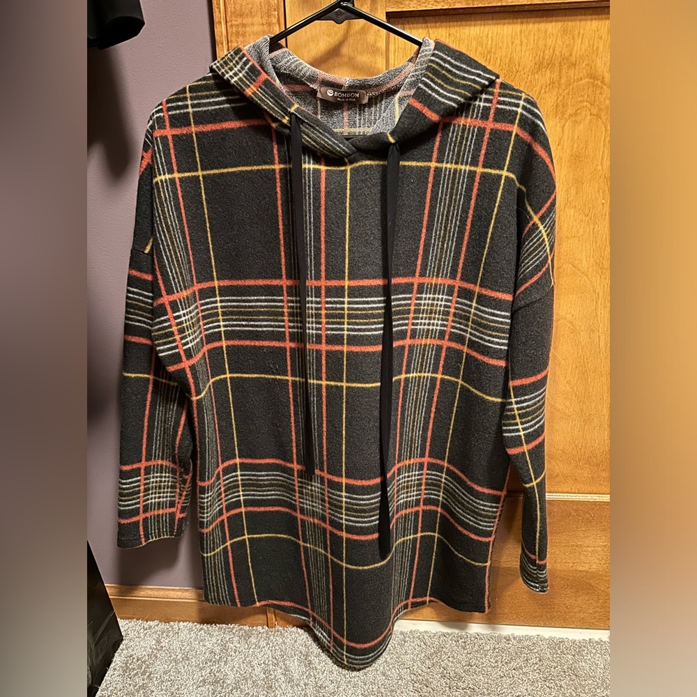Bombom Drawstring Plaid Long Sleeve Hoodie, size small. Brown base color.